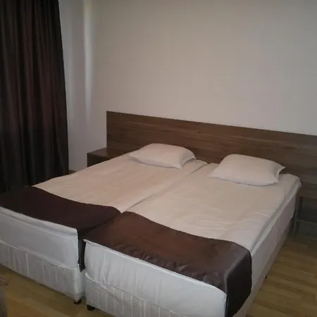 Persey Holiday Slăntjev Brjag