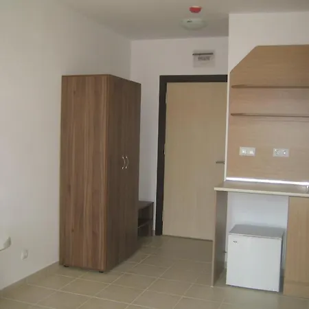 Persey Holiday Lägenhetshotell Slăntjev Brjag