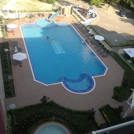 Lägenhetshotell Persey Holiday Slăntjev Brjag