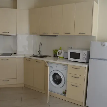 Lägenhetshotell Persey Holiday Slăntjev Brjag