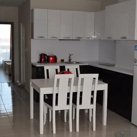 Lägenhetshotell Persey Holiday Slăntjev Brjag